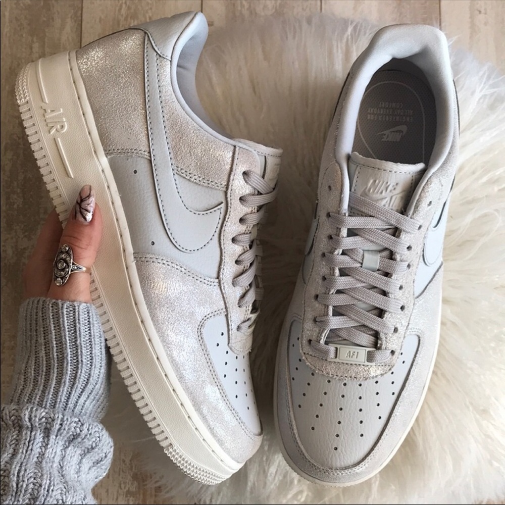 NWT Nike Air Force 1 Premium Platinum - Picture 2 of 7